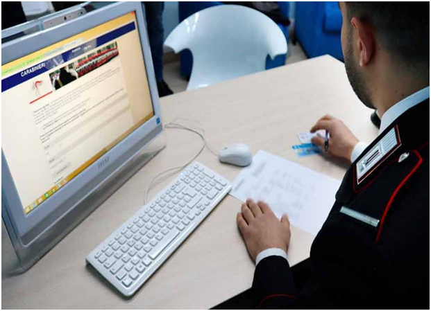 Denunciato un giovane per frode con la carta di un anziano