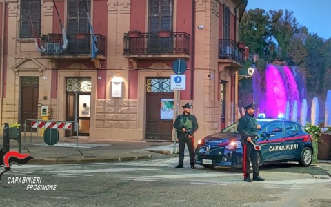 Donna di 35 anni arrestata per spaccio di droga