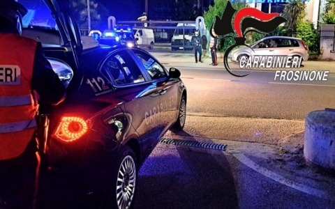 Furto in un negozio di elettronica: colpisce la banda del buco