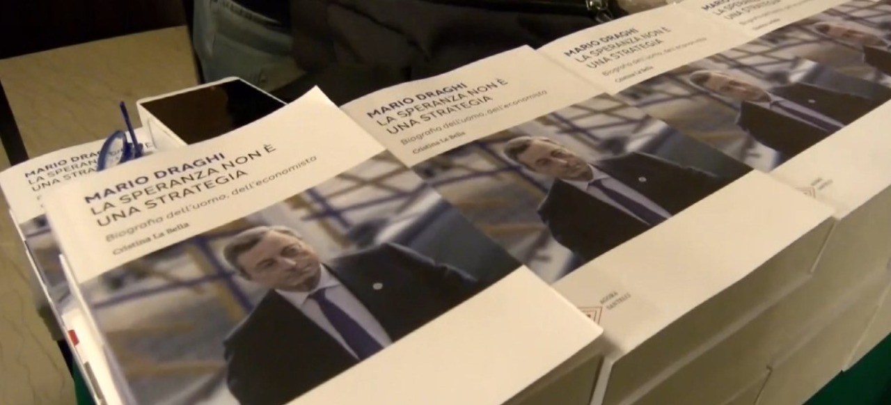 Il libro su Mario Draghi: “La speranza non è una strategia”