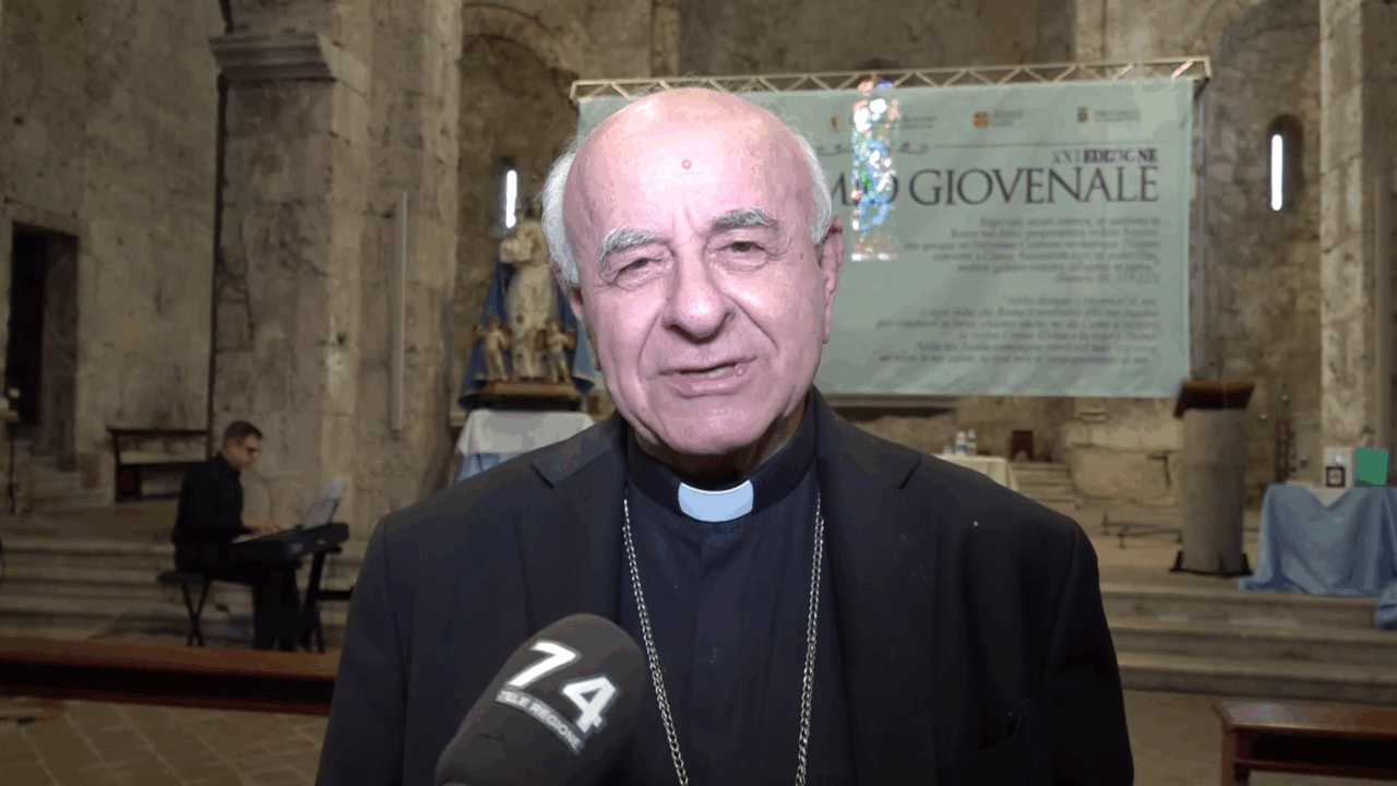 Monsignor Vincenzo Paglia riceve il Premio Giovenale