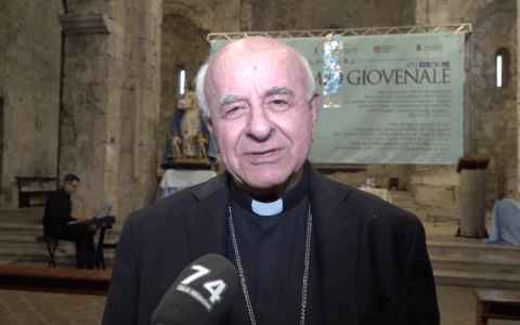 Monsignor Vincenzo Paglia riceve il Premio Giovenale