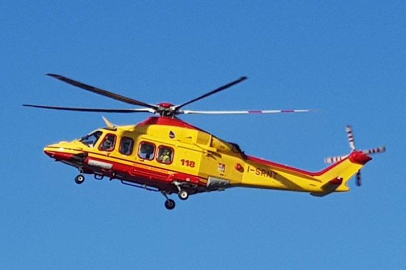 Ragazza di 14 anni cade da una finestra, trasportata d’urgenza al Bambino Gesù