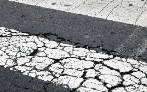 Scontro frontale sulla Palianese Sud, due persone ferite