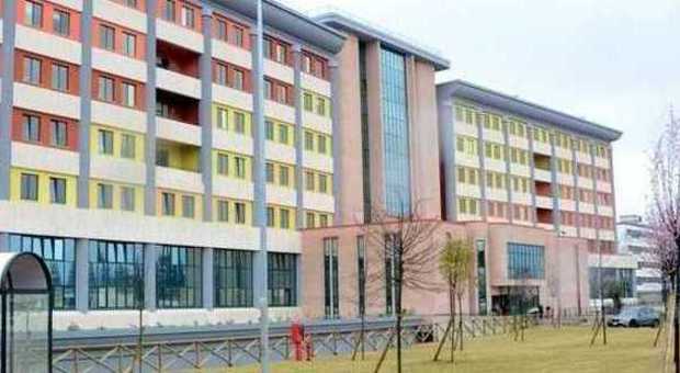 Vandalizzata auto nel parcheggio dell’ospedale “Spaziani”: un altro caso inquietante