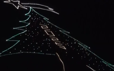 Acceso l’albero di Monte Sammucro, un simbolo di festa e tradizione