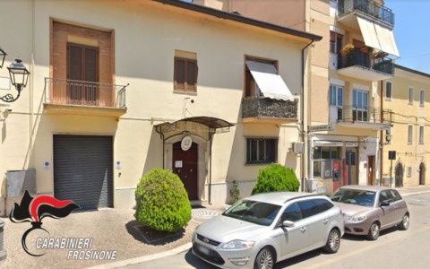 Denaro di dubbia provenienza: denunciato un uomo in possesso di 700 euro