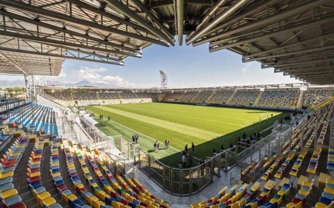 Frosinone-Juve Stabia, divieto per i tifosi ospiti allo Stirpe