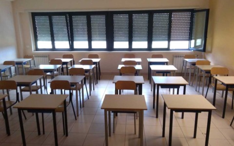 Furto di computer da 40.000 euro nella scuola Ripi Capoluogo
