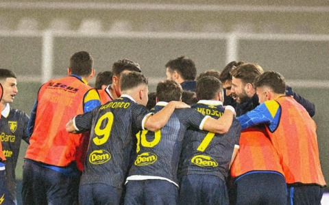 Il Frosinone continua a vincere: 2-1 contro lo Spezia