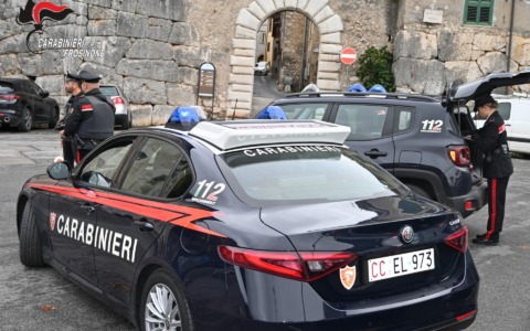 Un giovane di Alatri aggredisce i carabinieri dopo una lite