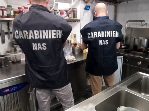 Attività di controllo nei bar e ristoranti: irregolarità scoperte dai Carabinieri e dal Nas