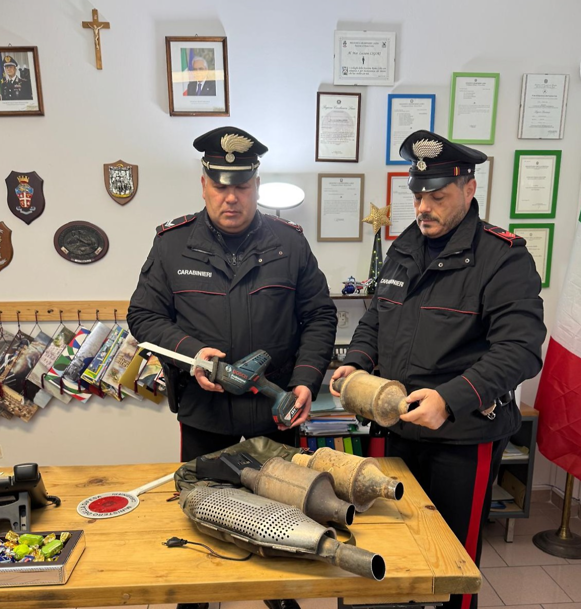 Carabinieri arrestano un 40enne per furto di tre catalizzatori ad Arce