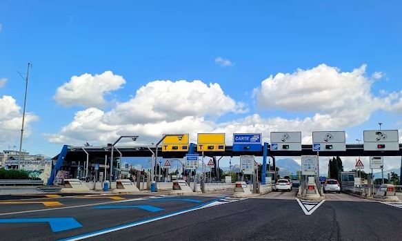 Controlli interforze al casello autostradale: 100 punti decurtati