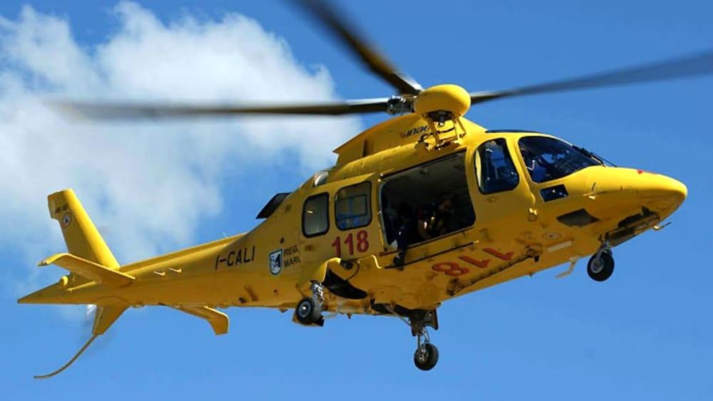 Ferito un uomo di 64 anni durante lavori di potatura