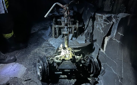 Incendio di un’auto elettrica per disabili provoca intossicazione per cinque persone