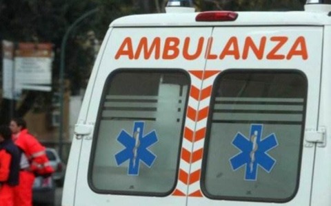 Incidente mortale sul lavoro: operaio precipita dal tetto
