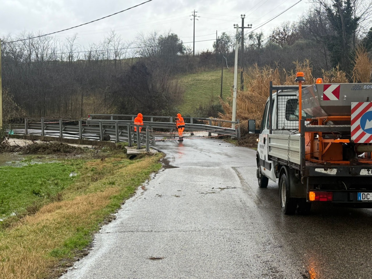Maltempo, si distacca l’asfalto sulla provinciale per Castro dei Volsci