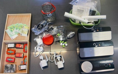 Scoperto un uomo con oltre un chilo e mezzo di droga