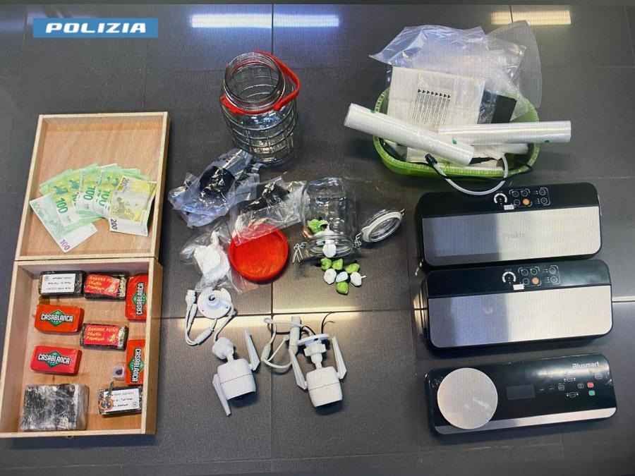 Scoperto un uomo con oltre un chilo e mezzo di droga