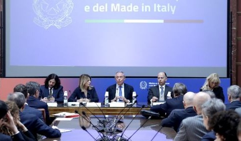 Stellantis ribadisce gli impegni per l’Italia, con nuovi modelli e un incremento della produzione a Piedimonte San Germano