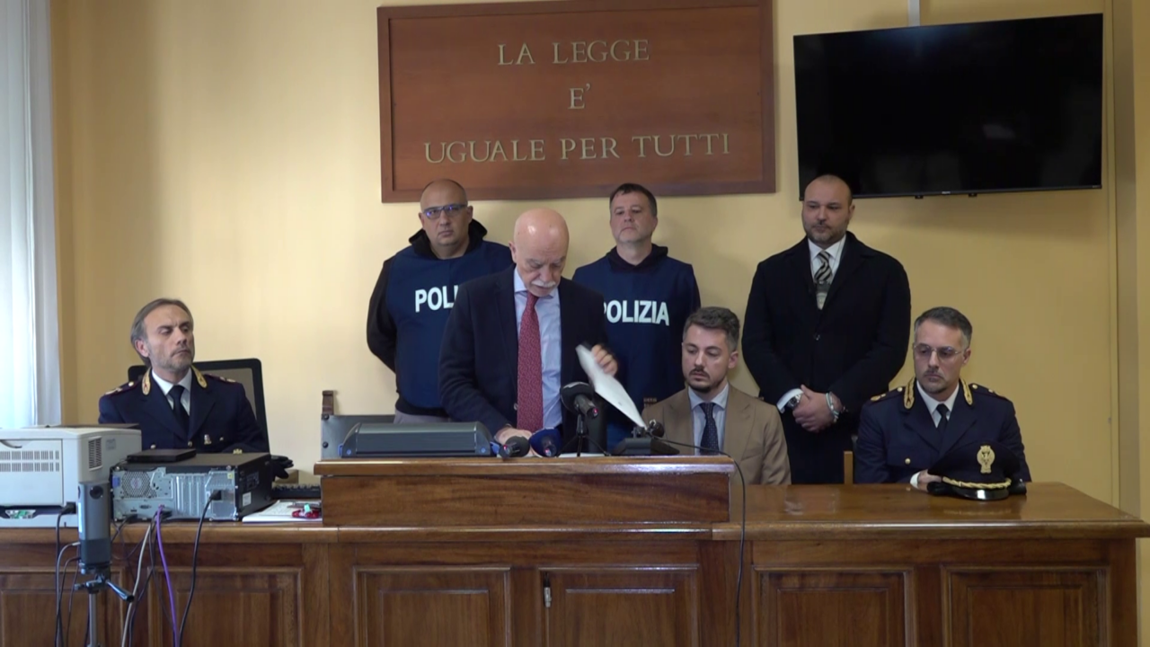 Arrestati un uomo e una donna per un attacco con bomba carta a Cassino