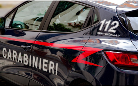 Colpo in lavanderia a Frosinone: divelto cambiamonete e fuga in furgone