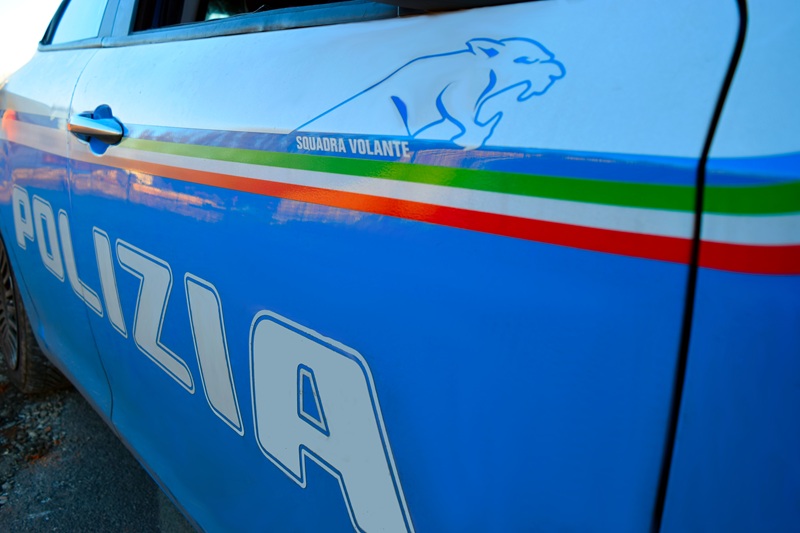 Fermato un giovane con cocaina e coltello a serramanico