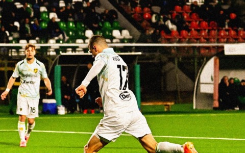 Frosinone si riscatta: 3 a 1 ad Avellino