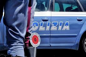 Inseguimento in autostrada: arrestato un uomo con auto rubata