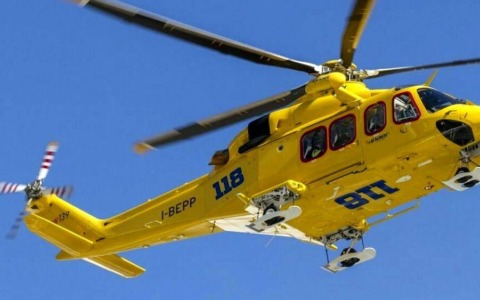 Ribaltamento dell’auto, giovane di 24 anni in condizioni critiche