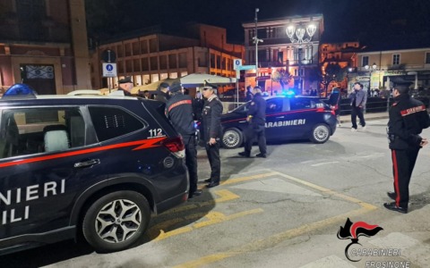 Sicurezza nei locali pubblici: chiuse due attività dai Carabinieri e sanzionata una terza