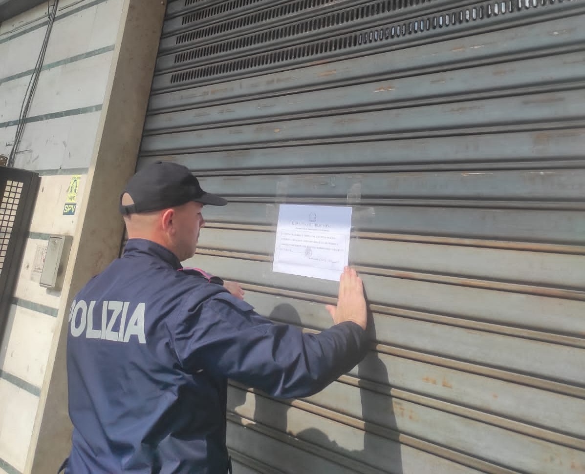 Sospensione della licenza di un negozio per vendita irregolare di biglietti per Frosinone-Catanzaro