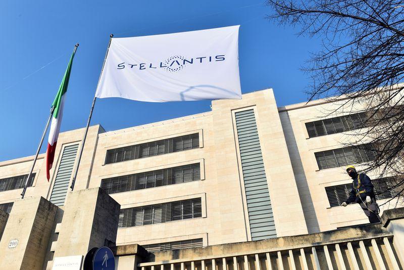 Stellantis chiude il 2025 in rosso: perdite da 22 miliardi e crisi per l’indotto nel Lazio