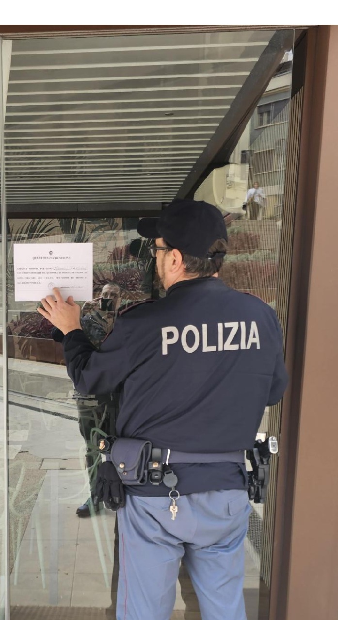Chiusura di un locale per 15 giorni a causa di irregolarità e violenze