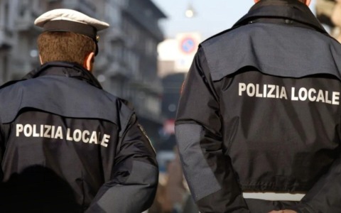 Controlli in centro: chiusi due centri estetici e parrucchieri abusivi