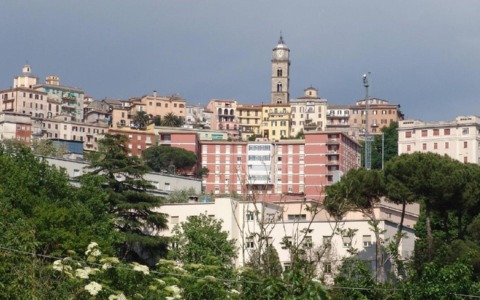 Controversie sul multipiano di Frosinone