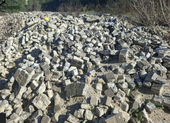 Denunciato imprenditore per abbandono di rifiuti pericolosi