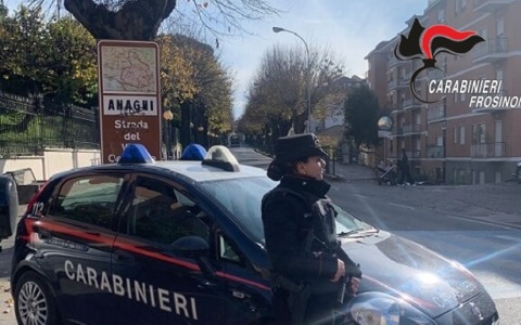 Due figli arrestati per maltrattamenti sulle madri a Frosinone
