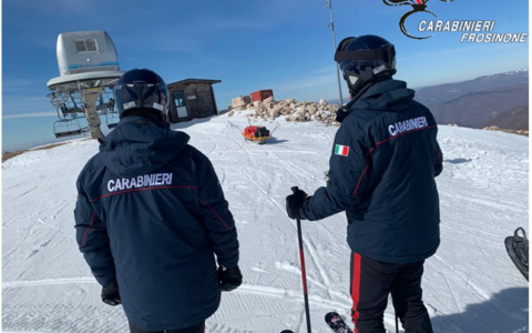 Due incidenti sulle piste da sci: feriti un bambino di 10 anni e una ragazza di 20