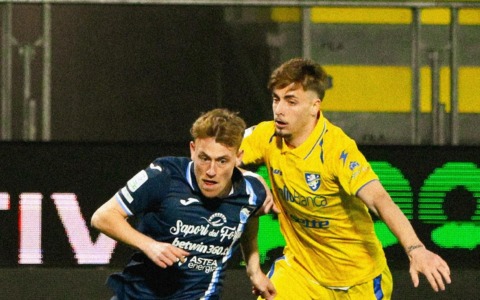 Frosinone in trasferta a Cesena per mantenere la vetta