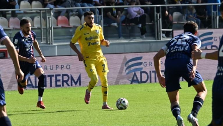 Frosinone-Pescara: sfida cruciale stasera alle 20