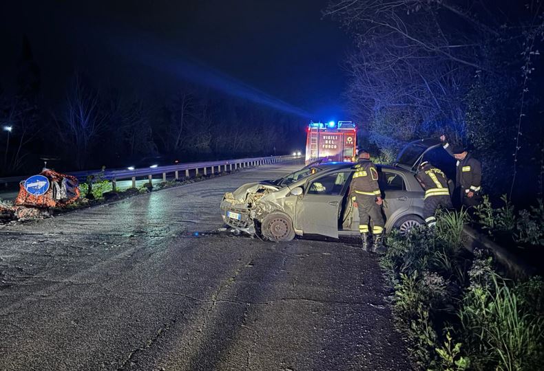 Una donna gravemente ferita in un incidente stradale