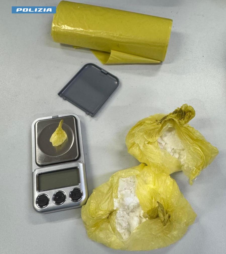 Arrestato un cittadino albanese per spaccio di cocaina a domicilio