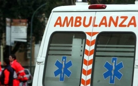 Auto fuori strada a Cervaro, una donna ferita