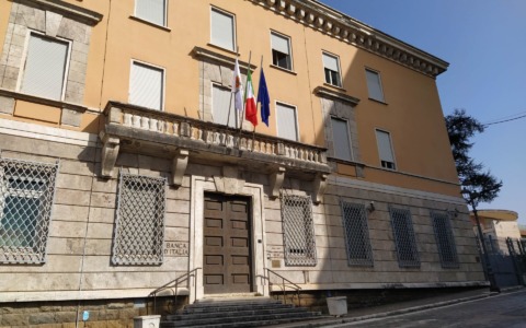 Divieto di nuovi forni crematori nel Lazio: focus su Frosinone