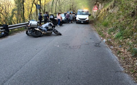 Due giovani feriti dopo un incidente in moto sulla provinciale 28