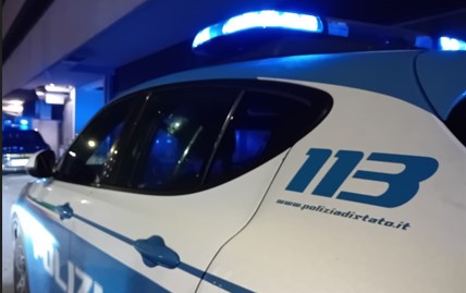 Furto di champagne in supermercato, arrestati due uomini