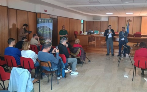 Gianluca Quadrini, dirigente ANCI Lazio, promuove il Monte Sammucro in un evento cittadino