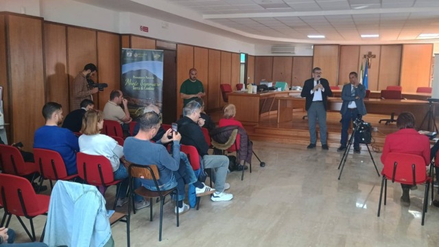 Gianluca Quadrini, dirigente ANCI Lazio, promuove il Monte Sammucro in un evento cittadino